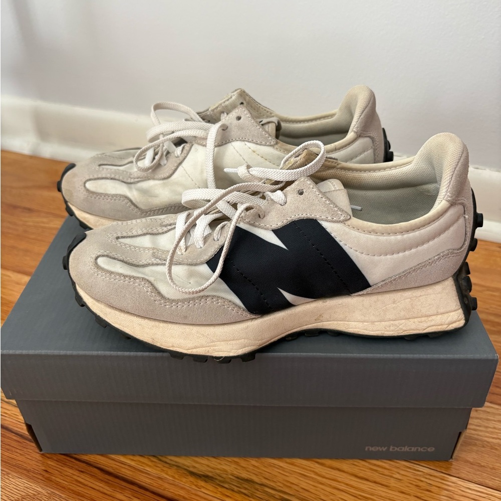 New Balance 327 White Lifestyle Sneakers